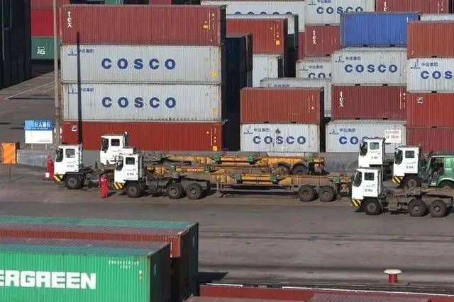 潘功胜：中方欢迎更多拉美国家来华发行熊猫债