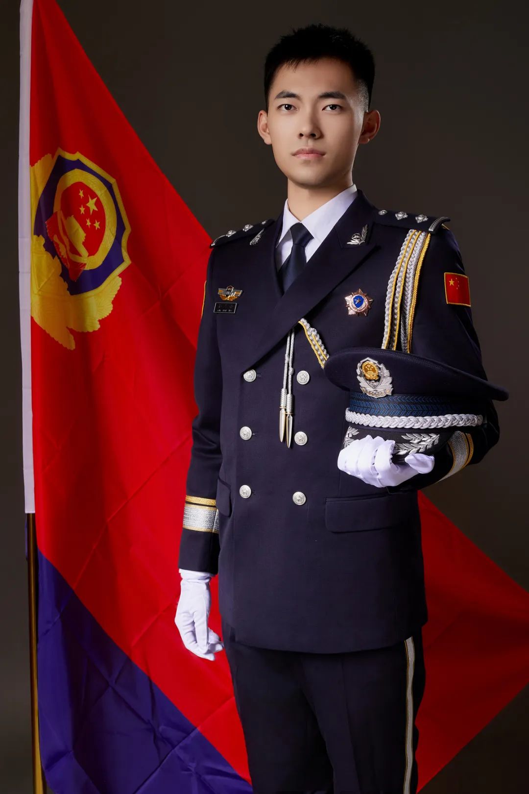 冰城公安：红色熔炉淬铁成钢 藏蓝青春写担当