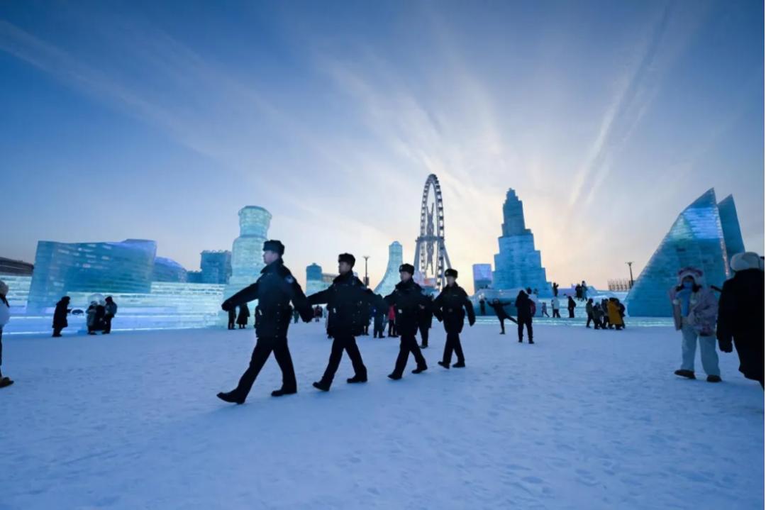 【“双争”“四有”专刊】群众有难速驰援 冰城警方现担当