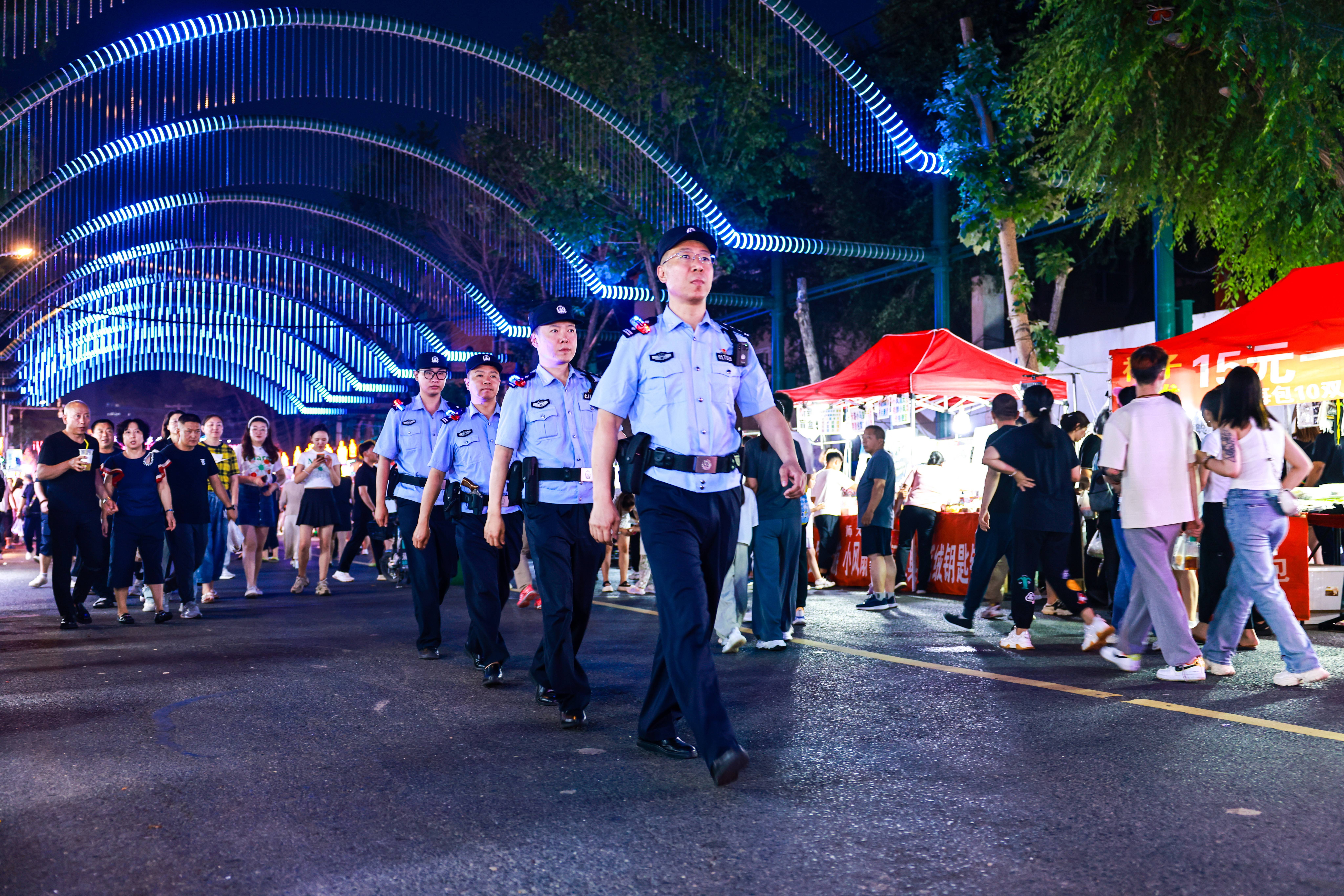 冰城公安:特警力量 筑牢平安盾牌
