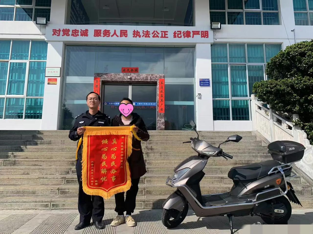 冰城警心暖民心:多起救助彰显为民担当