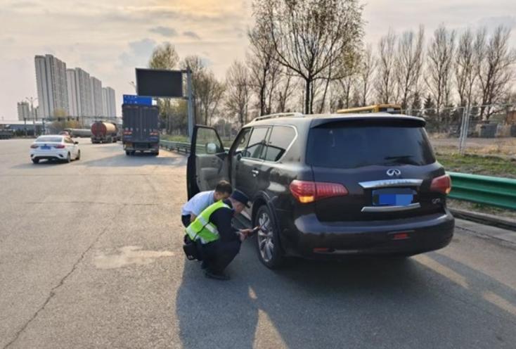 冰城公安:紧急驰援 编织守护考生“护航线”