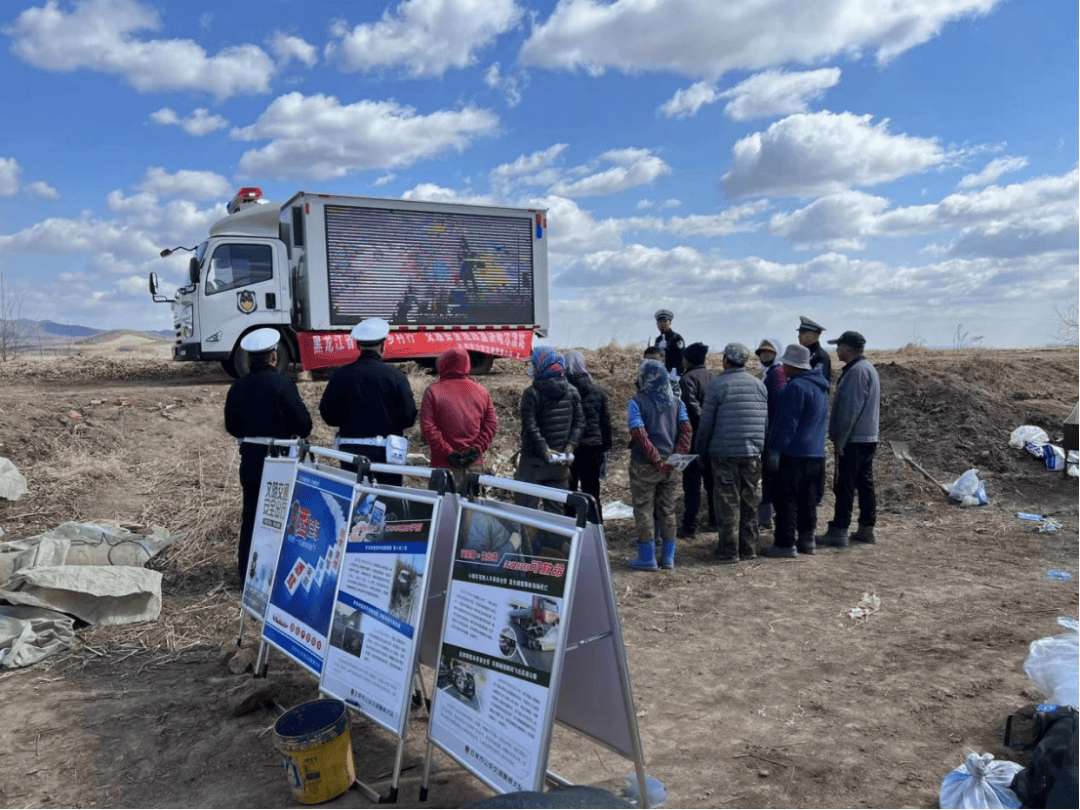 冰城公安:紧急驰援 编织守护考生“护航线”