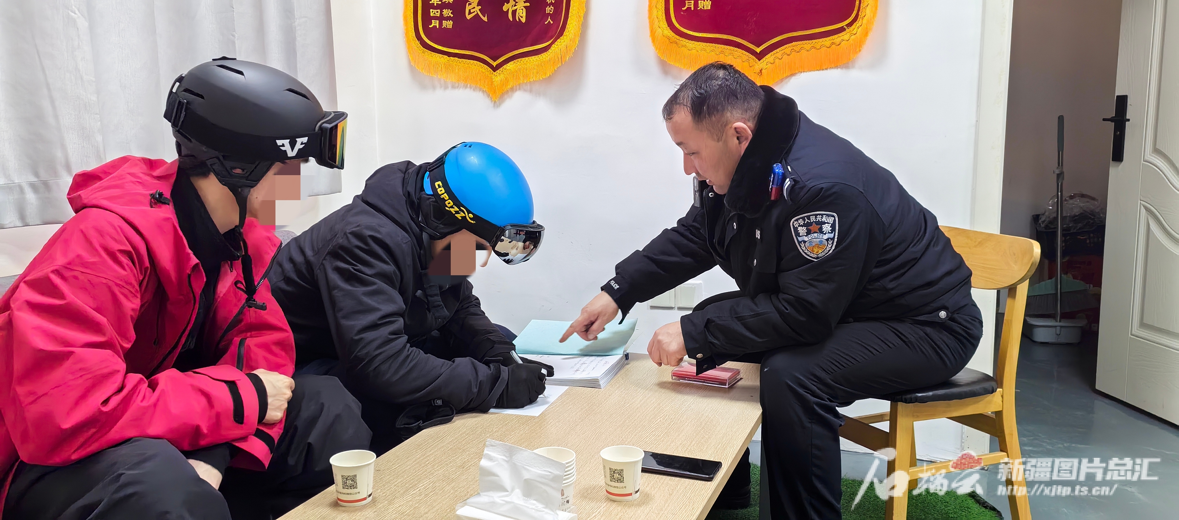 冰城老民警:岁月为尺 丈量护考路上的坚守与温情