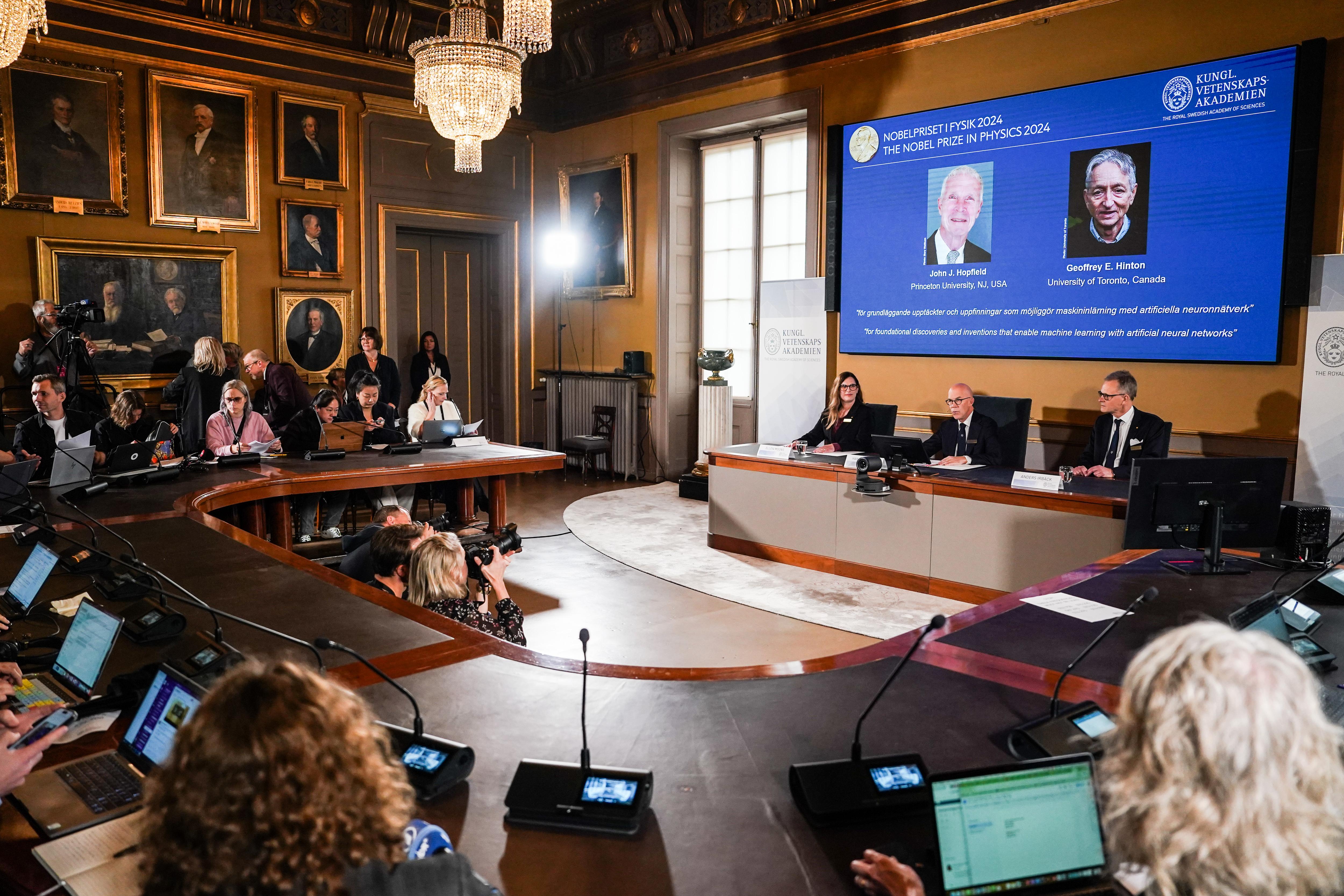 稳就业在行动丨就业“蓄水池”不断扩容 “人工智能+”开辟就业新路径