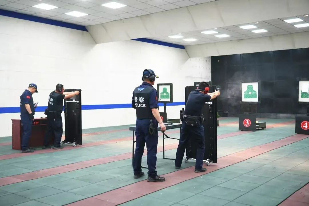 冰城公安用“藏蓝防线”守护亲水时光