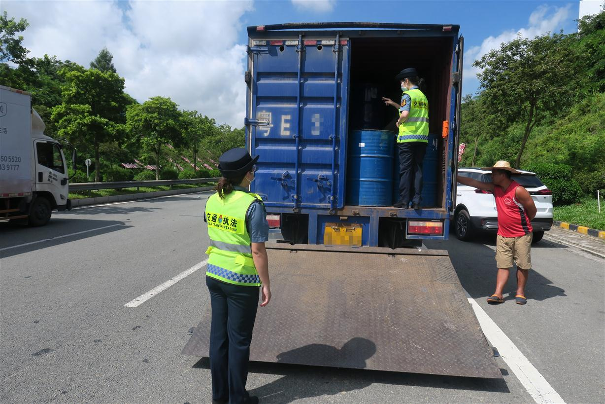 柔性执法筑防线 不让须眉守平安 —-哈尔滨市第三看守所