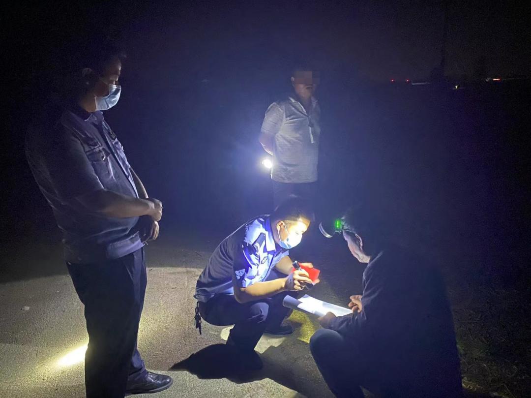 收费站两车相撞起争执 民警高效调解止纷争