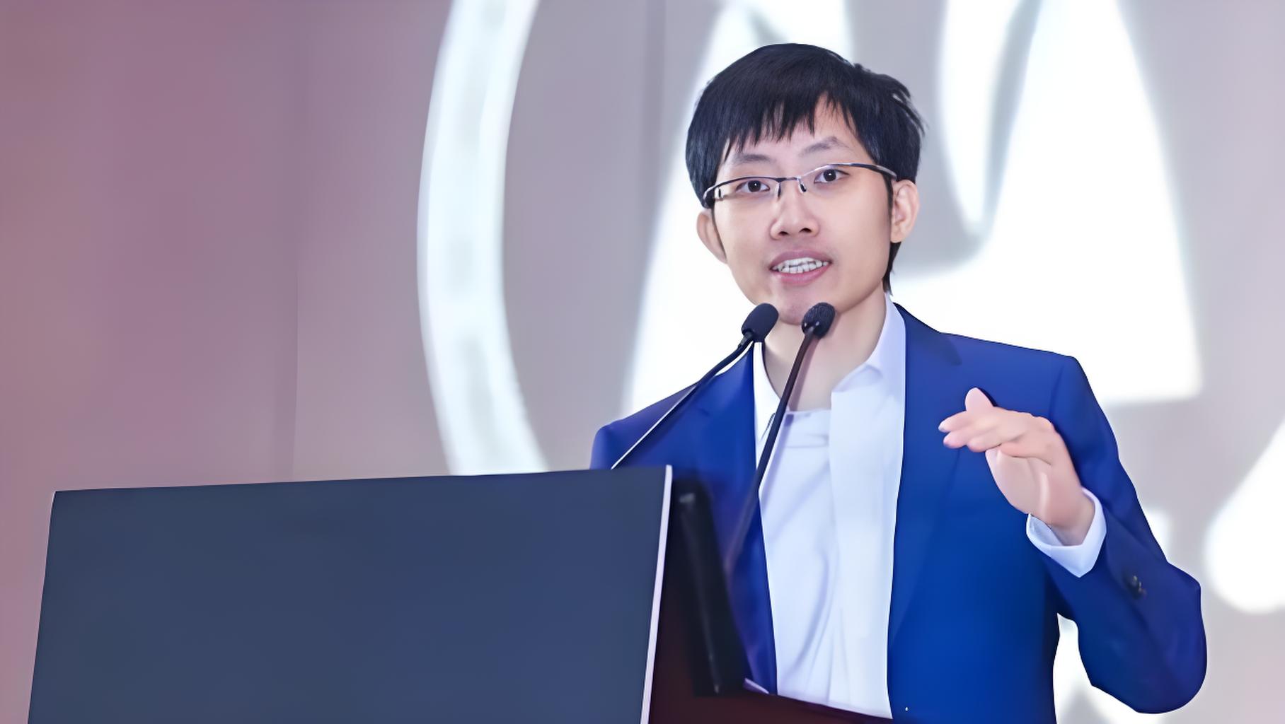 马斯克发布Grok 4！号称“世界上最强AI模型”