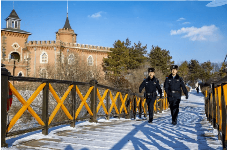 冰城公安:“冰镇”关怀战酷暑 点滴清凉润警心