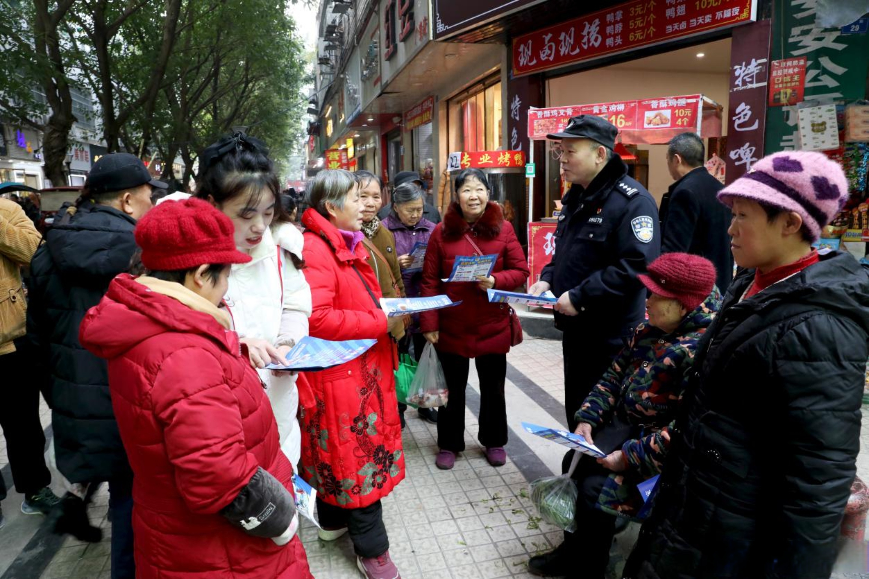 冰城公安:精准发力 织密新型集资诈骗防护网