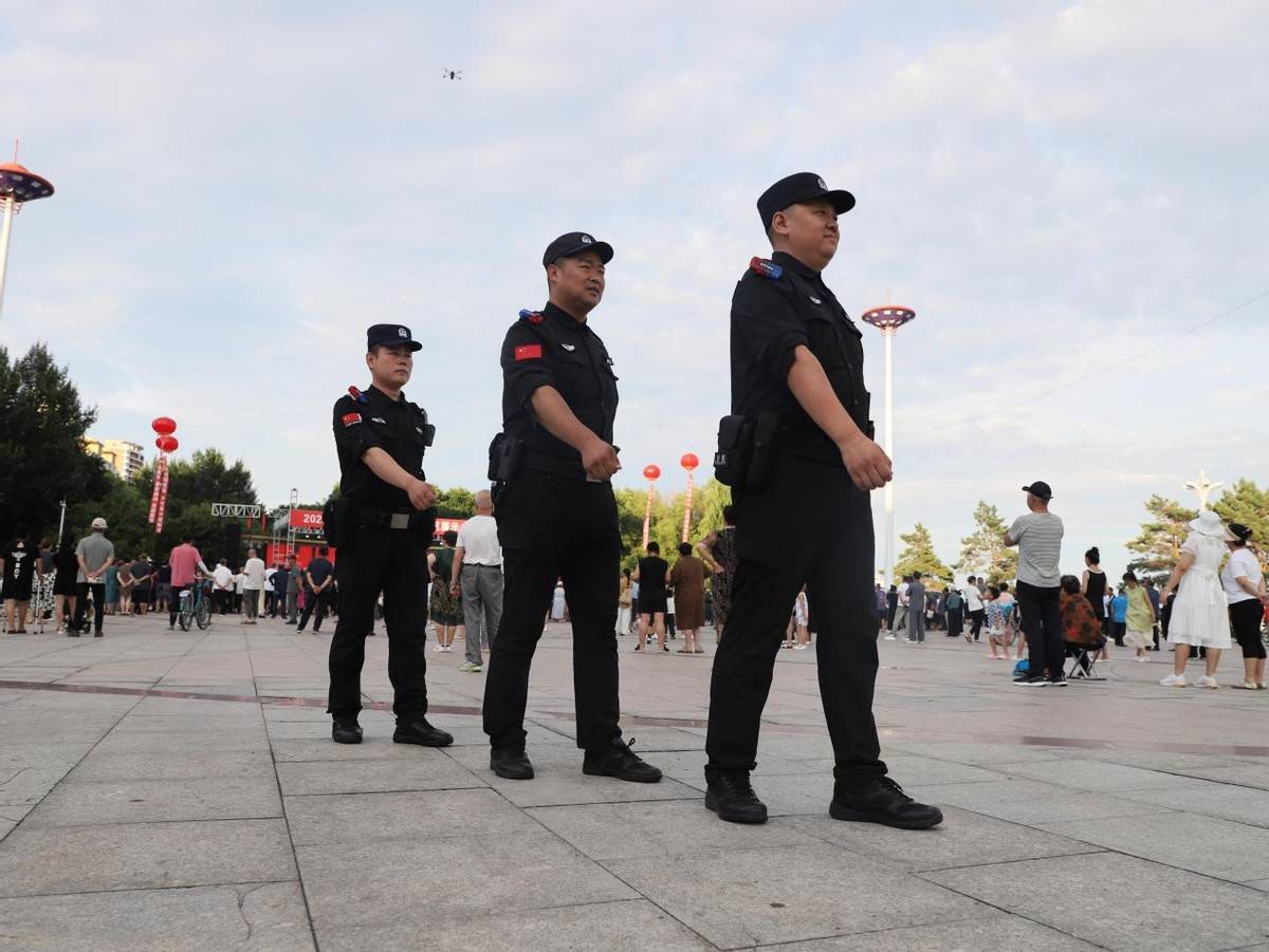 醉酒女子摔落水坑 通河公安深夜救援