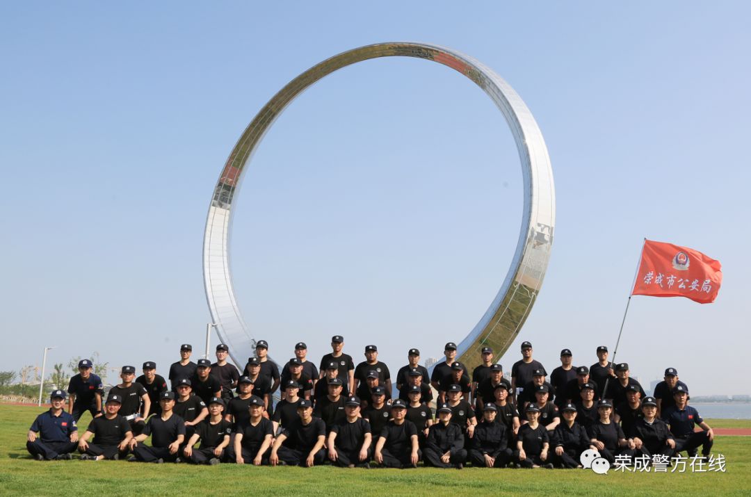 冰城公安:烈日为笺,汗水为墨,藏蓝书写 奉献