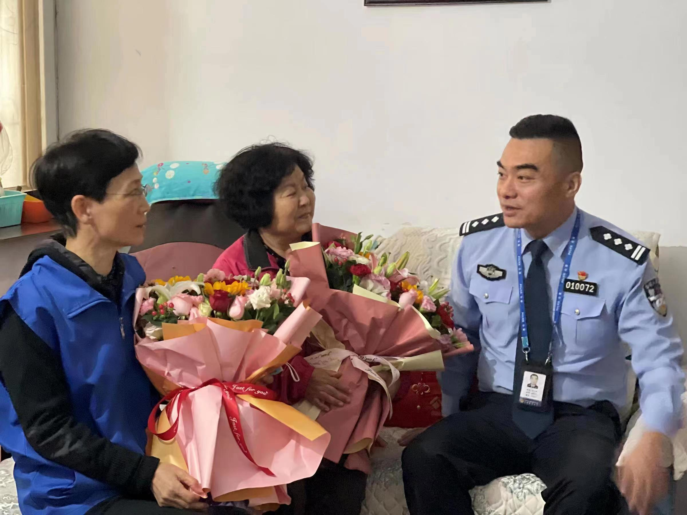 擒蛇记!警民同心速解商铺惊魂一刻