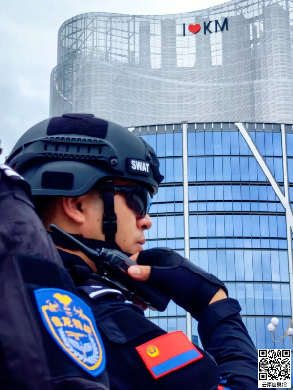 暖心守护排隐患!巡逻民警化身“推车侠”