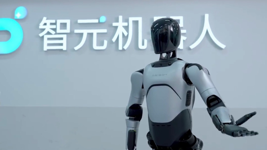 “左手”揽大单 “右手”融巨资 深圳人形机器人开始“狂奔”