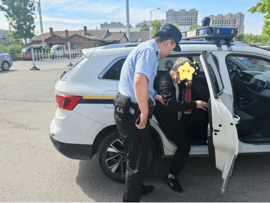 冰城公安“警师”:从青涩到社区“定心石”