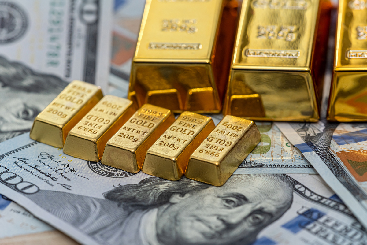 市场避险情绪消退 投资者“弃债从股”