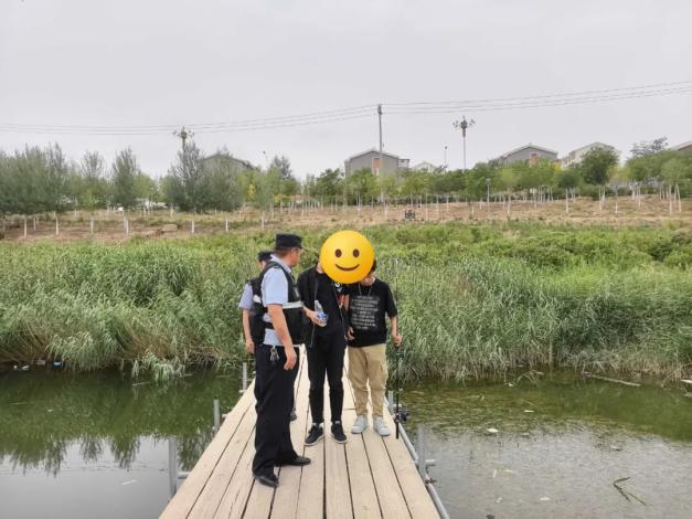 “警”防溺水 平安一“夏” 冰城公安筑牢夏日江上安全防线