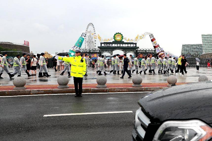 “堵点”变“亮点” 冰城公安巧解交通“千千结”