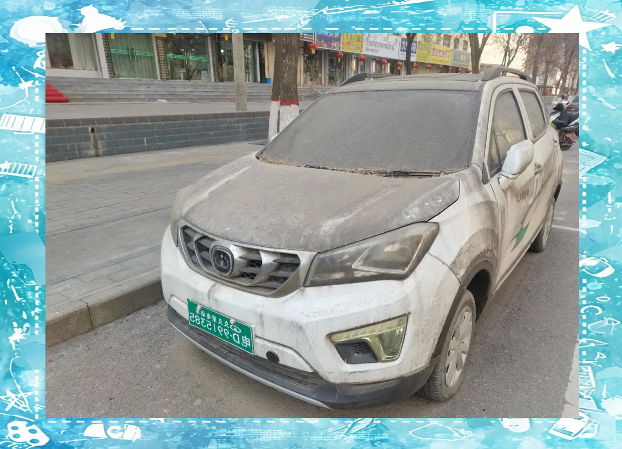 “僵尸车”清障行动 冰城公安为公共空间“腾位”