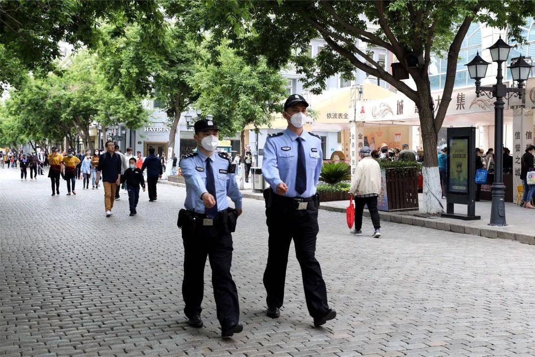 冰城夏日图景里护航平安的“守园人”