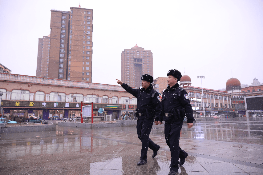 冰城公安:铁面育精兵 温情传警魂