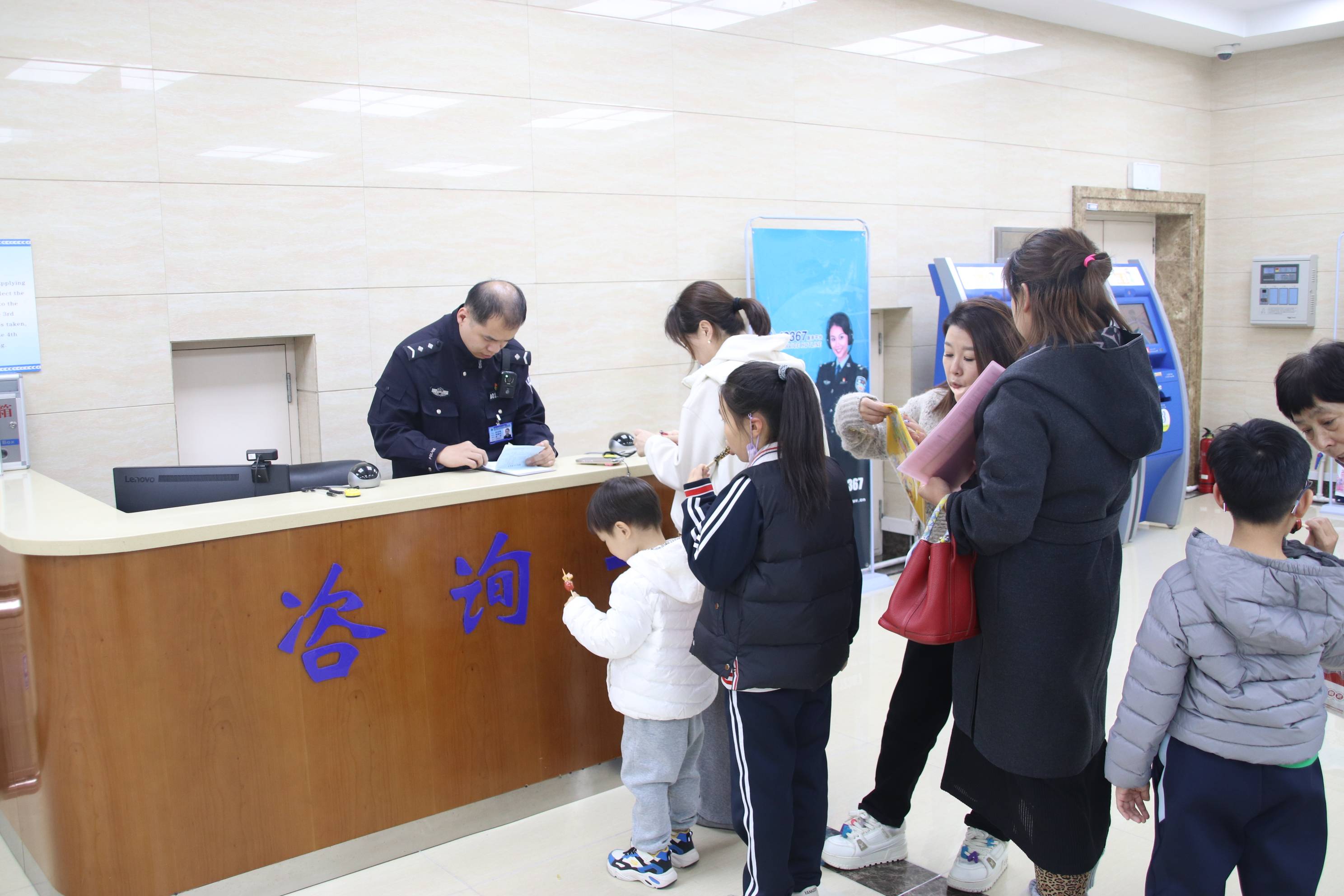 从戎装到警服 冰城公安用担当续写忠诚新篇