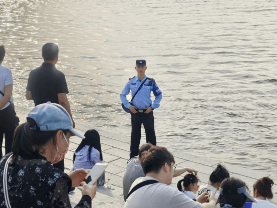 从戎装到警服 冰城公安用担当续写忠诚新篇