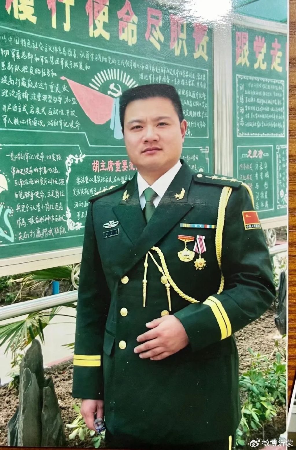 【八一特辑】致以军绿 奉予藏蓝