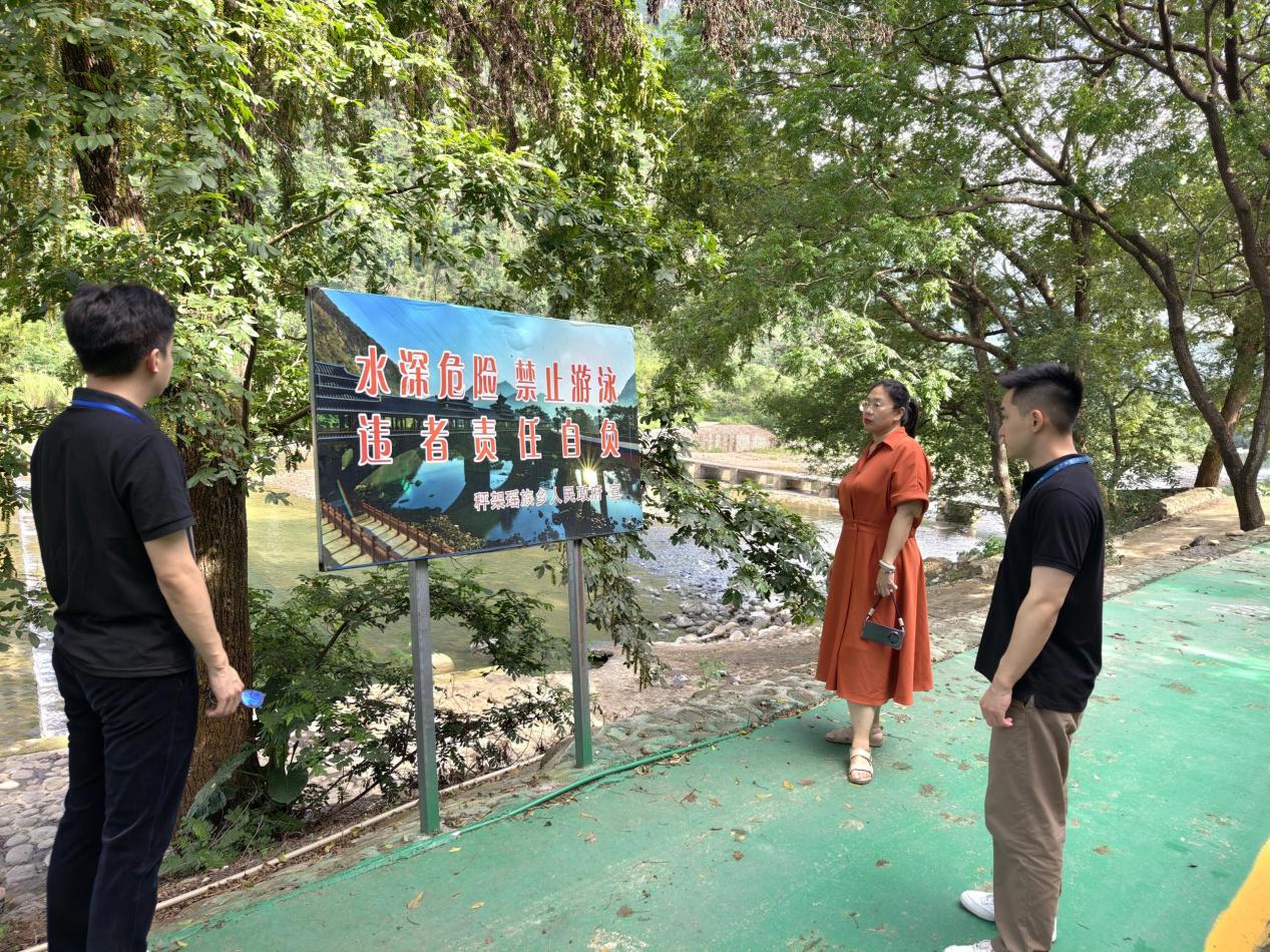 宣传进社区，筑牢暑期防溺水“安全堤坝”