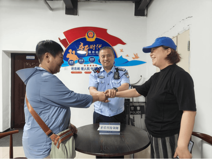 “双争”“四有”筑警魂 忠诚履职庆“八一” 道外分局举行主题先进事迹报告会