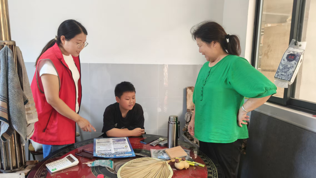 宣传进社区，筑牢暑期防溺水“安全堤坝”