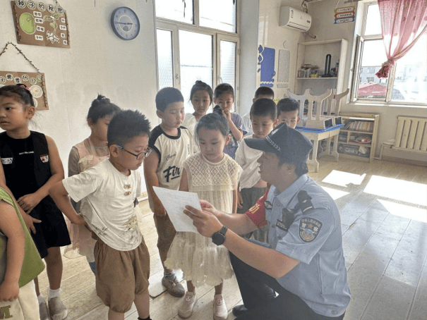 冰城公安织密防溺水“安全网” 守护观景湖游园平安