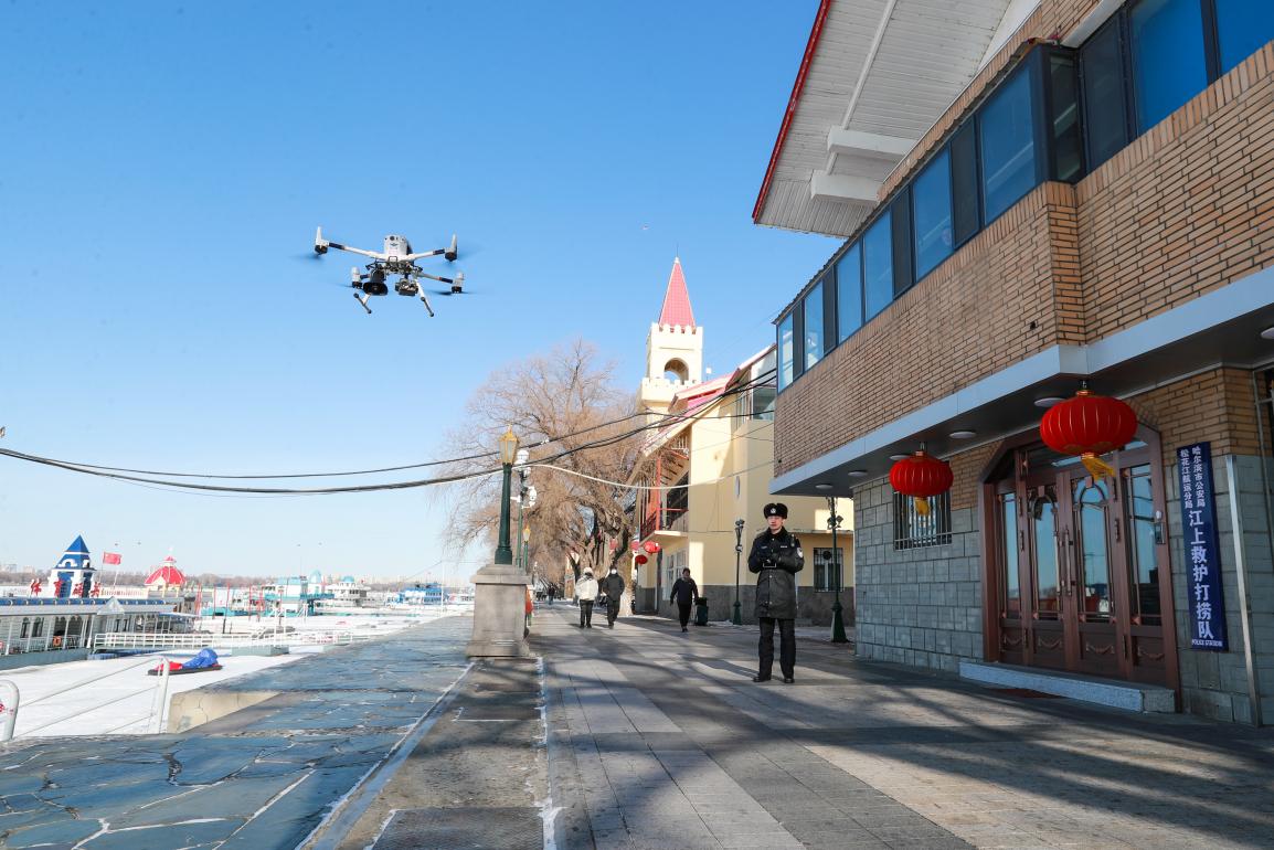 冰城公安织密防溺水“安全网” 守护观景湖游园平安