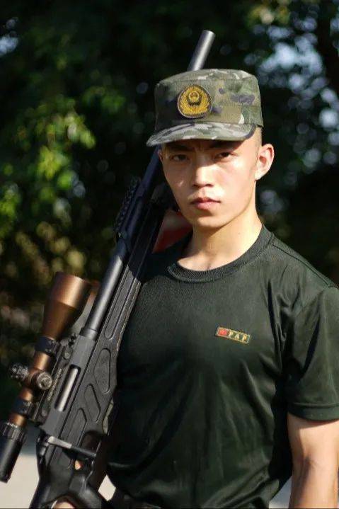 钢铁作风永不褪色:从军营到警营的“传家宝”传承