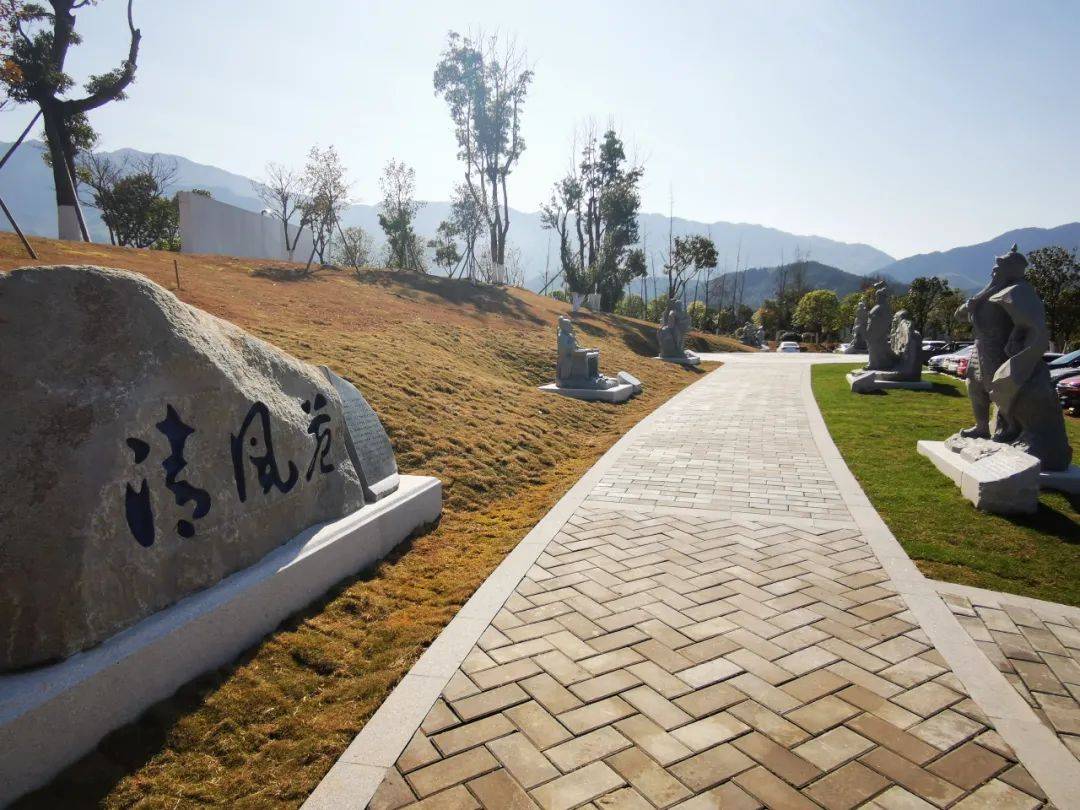 法治清风沁心脾 “尔滨爱你”定制普法进医企