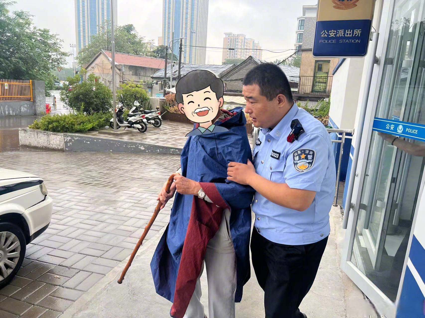 南岗分局民警巡逻中连续救助三名走失老人 暖心守护彰显为民情怀