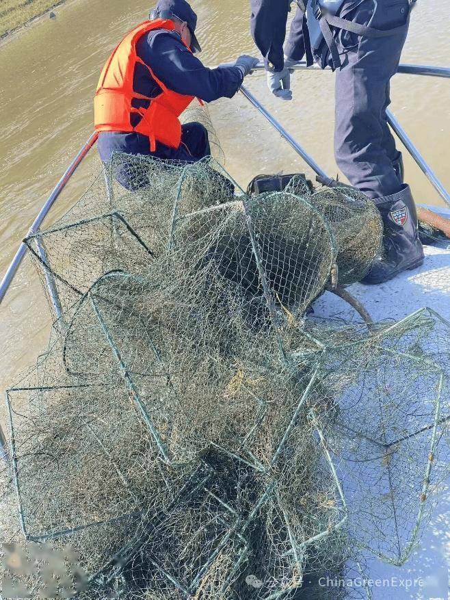 松花江护渔记：从炕头普法到江上收网