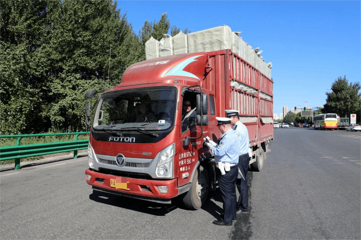 燃情哈马 交管先行 冰城公安全力保障马拉松赛事交通安全