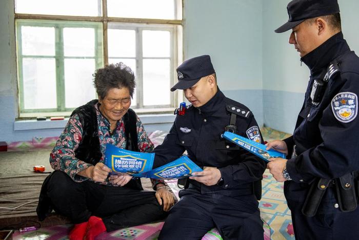 冰城公安“守水域、护出行” 为哈马筑牢平安防线