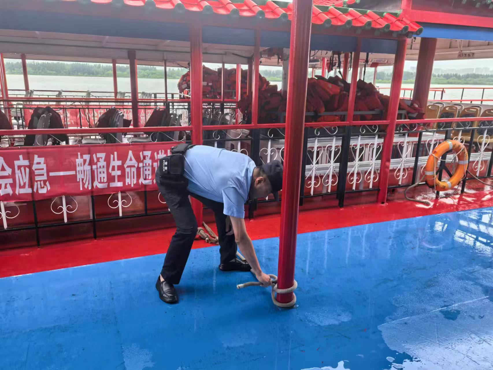 冰城公安多维度筑牢水域安全防线 守护群众平安