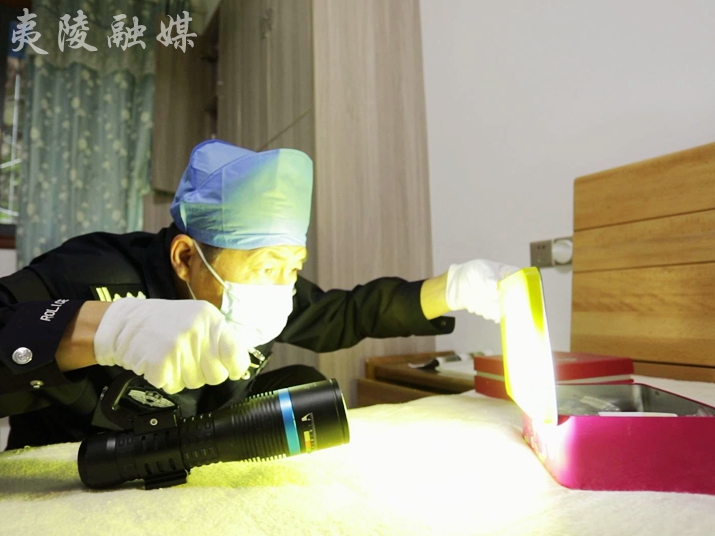 我的警察师傅，一个让证据说话的人