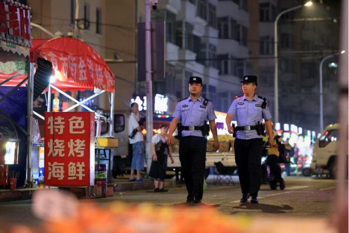 冰城公安进企送教 安全宣讲筑牢冰城发展防线