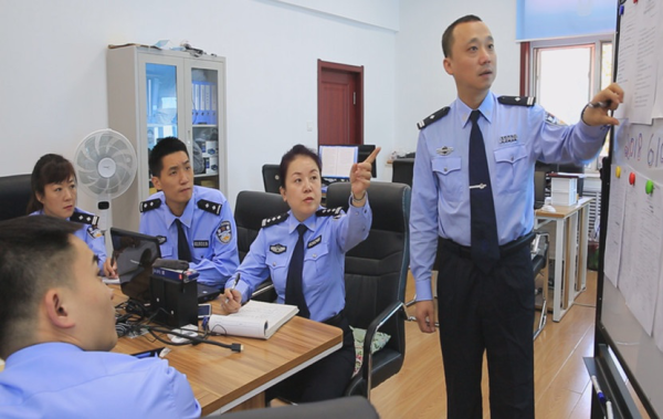 “警”随其后 香坊分局打造企业发展“安全舱”