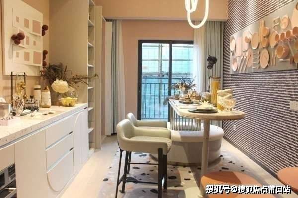 富力地产公布境内债重组方案；福州高新区收回万科150亩地块｜房产早参