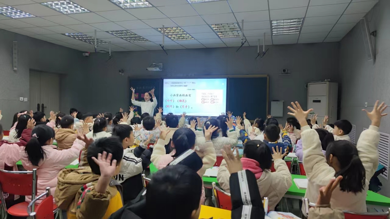 给徒弟上好与群众“打交道”的入门课