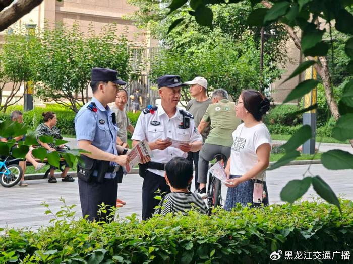 冰城公安： 以“心”带“新” 青蓝相继