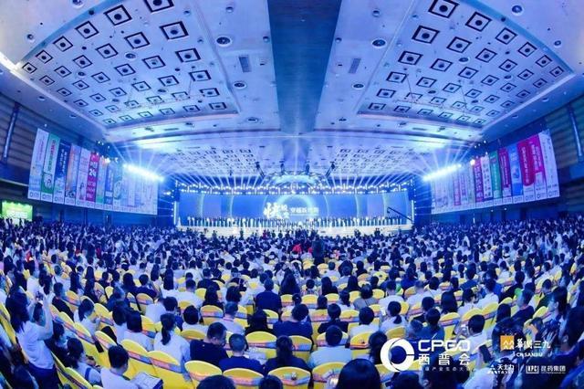 知名投资人拉斯·特维德：中国将在AI竞争中占据有利位置