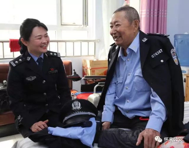 冰城警营里的师徒情:用手册教方法 用行动暖民心